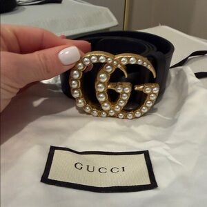 Gucci Black Leather Belt with Gold Pearl GG Buckle